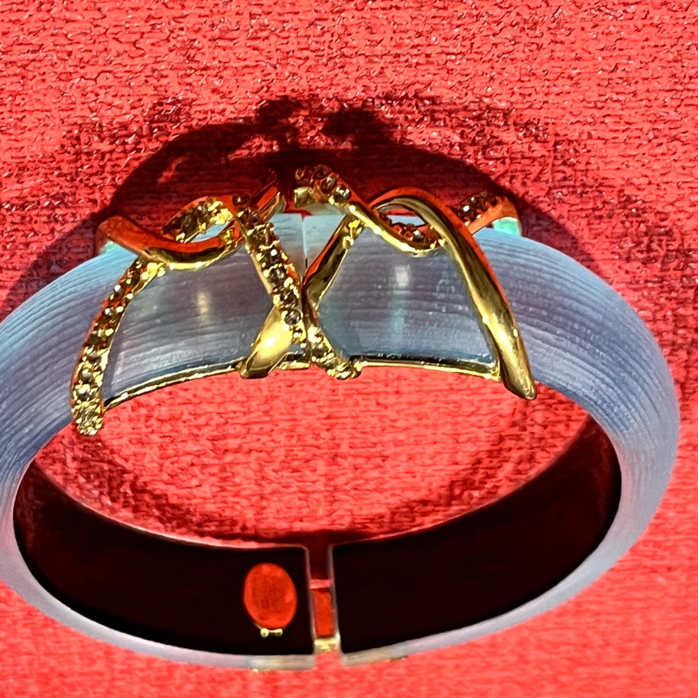 ALEXIS BITTAR PRE-LOVED AUTHENTIC ICY BLUE LUCITE;14K GOLD-PLATED BRASS BRACELET - Picture 8 of 12
